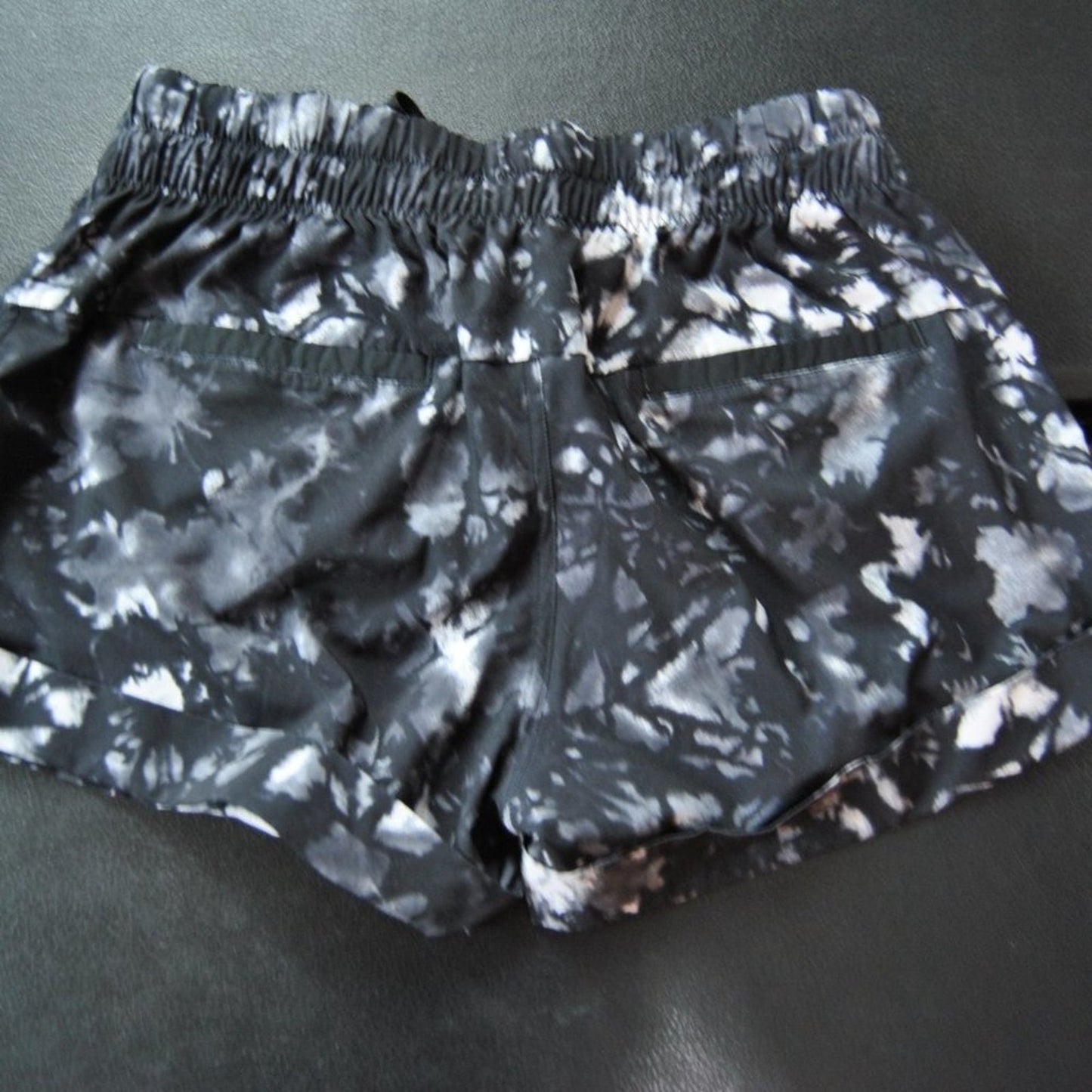 Lululemon Shorts Size 6 Black White Gray Camo