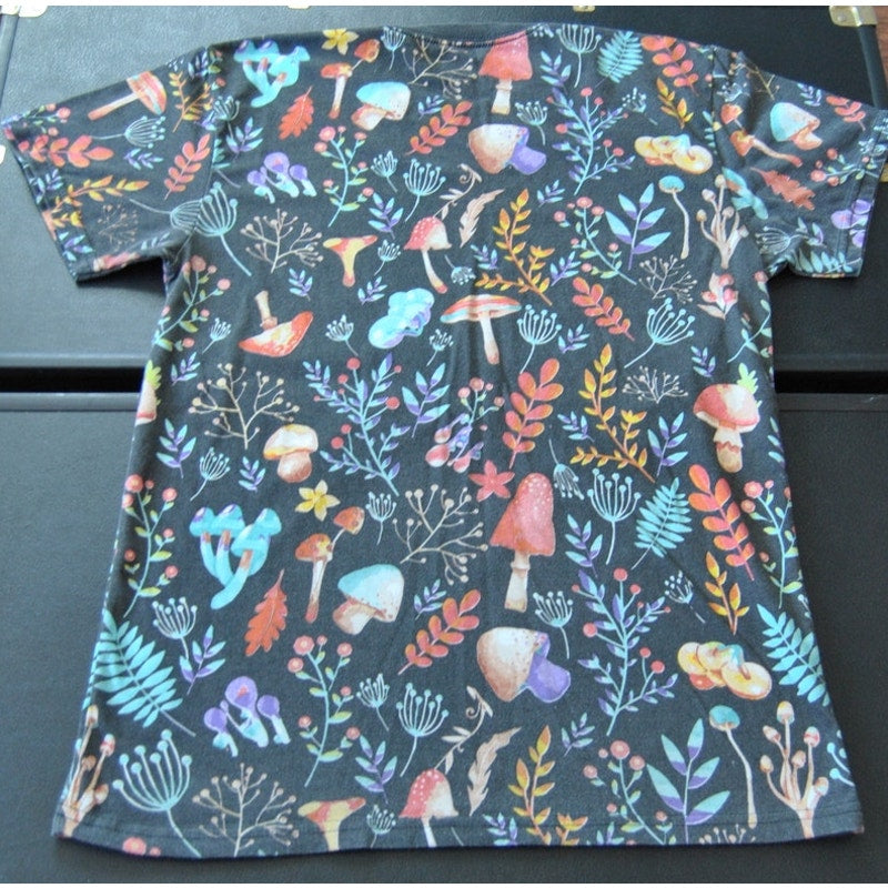 Trippy Fresh Laundry Medium Mushroom Design Short Sleeve Shirt