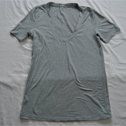 Lululemon Gray Love V-Neck Short Sleeve Shirt X-Small Fit (No Tag)