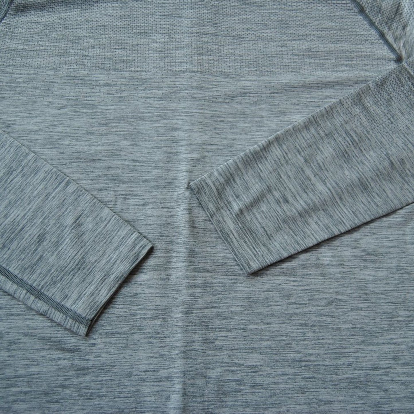 Lululemon Large Light Gray Lightweight Metal Vent Tech Long Sleeve Shirt