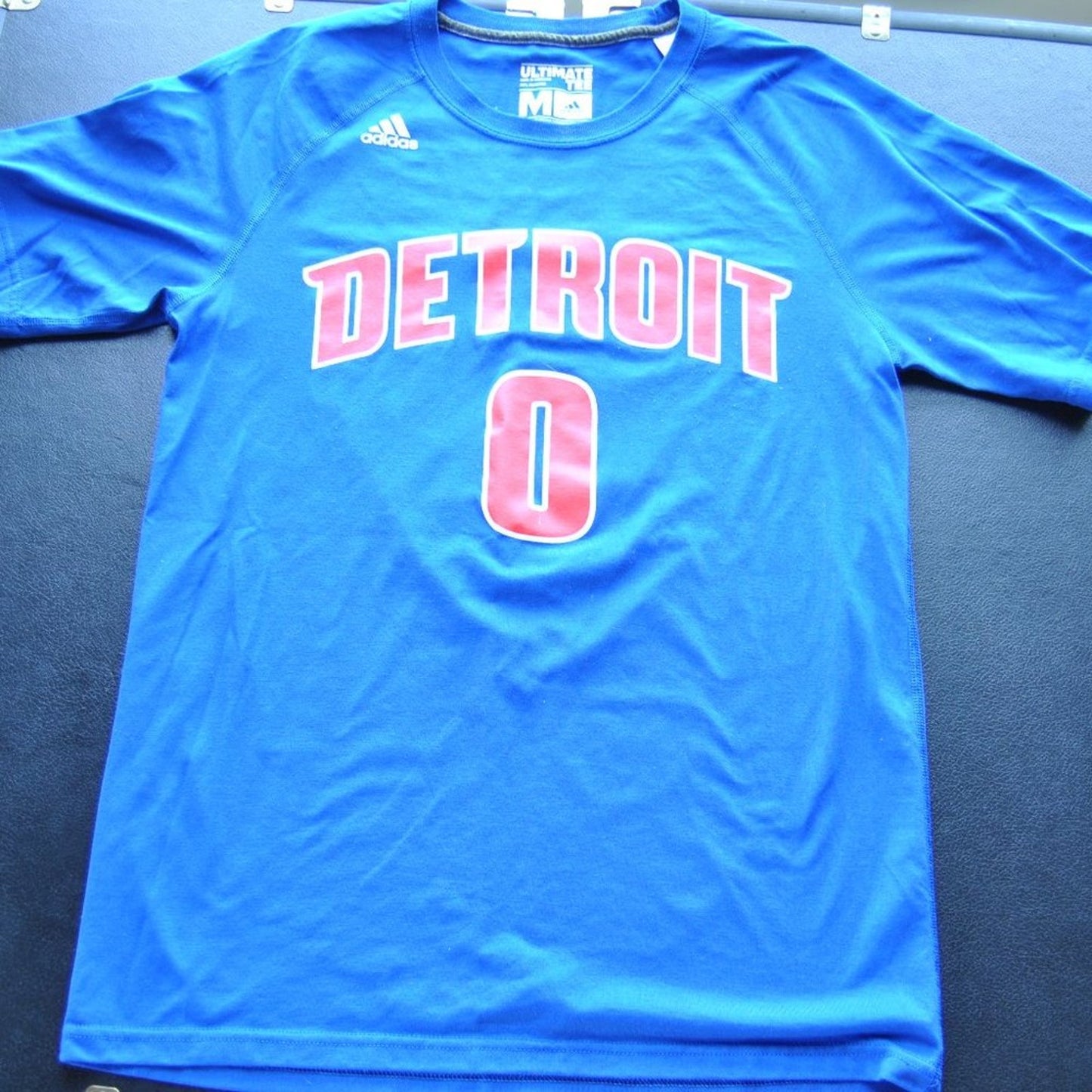 Detroit Pistons Drummond Medium Adidas NBA Short Sleeve Shirt