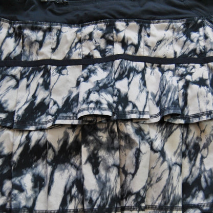 Lululemon Black White Size: 6 Skirt