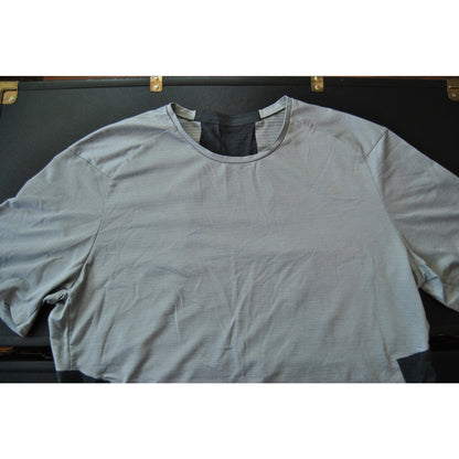Lululemon Two Toned Gray Short Sleeve Shirt