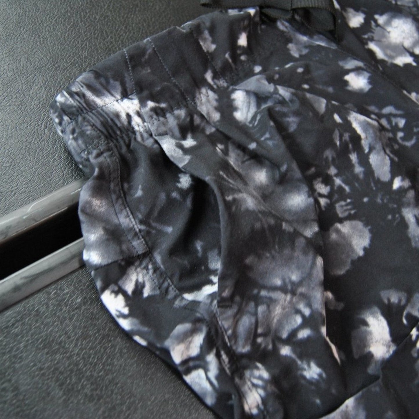 Lululemon Shorts Size 6 Black White Gray Camo