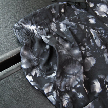 Lululemon Shorts Size 6 Black White Gray Camo