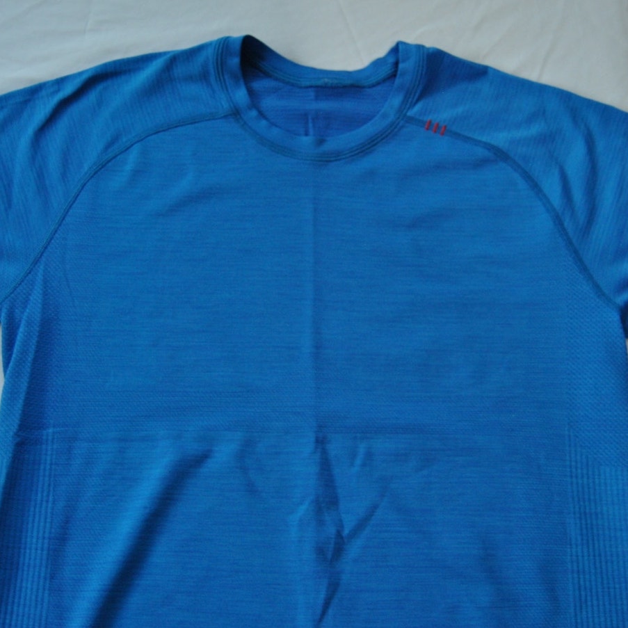 Lululemon Small Blue Short Sleeve Shirt