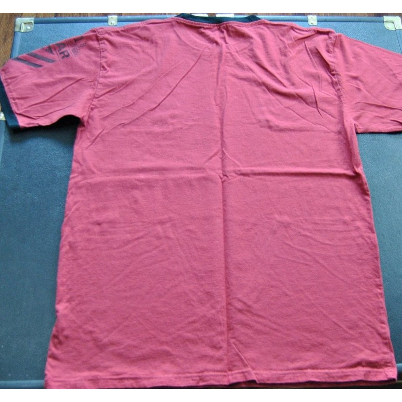Hard Rock Café Pittsburgh Large Red Short Sleeve Shirt