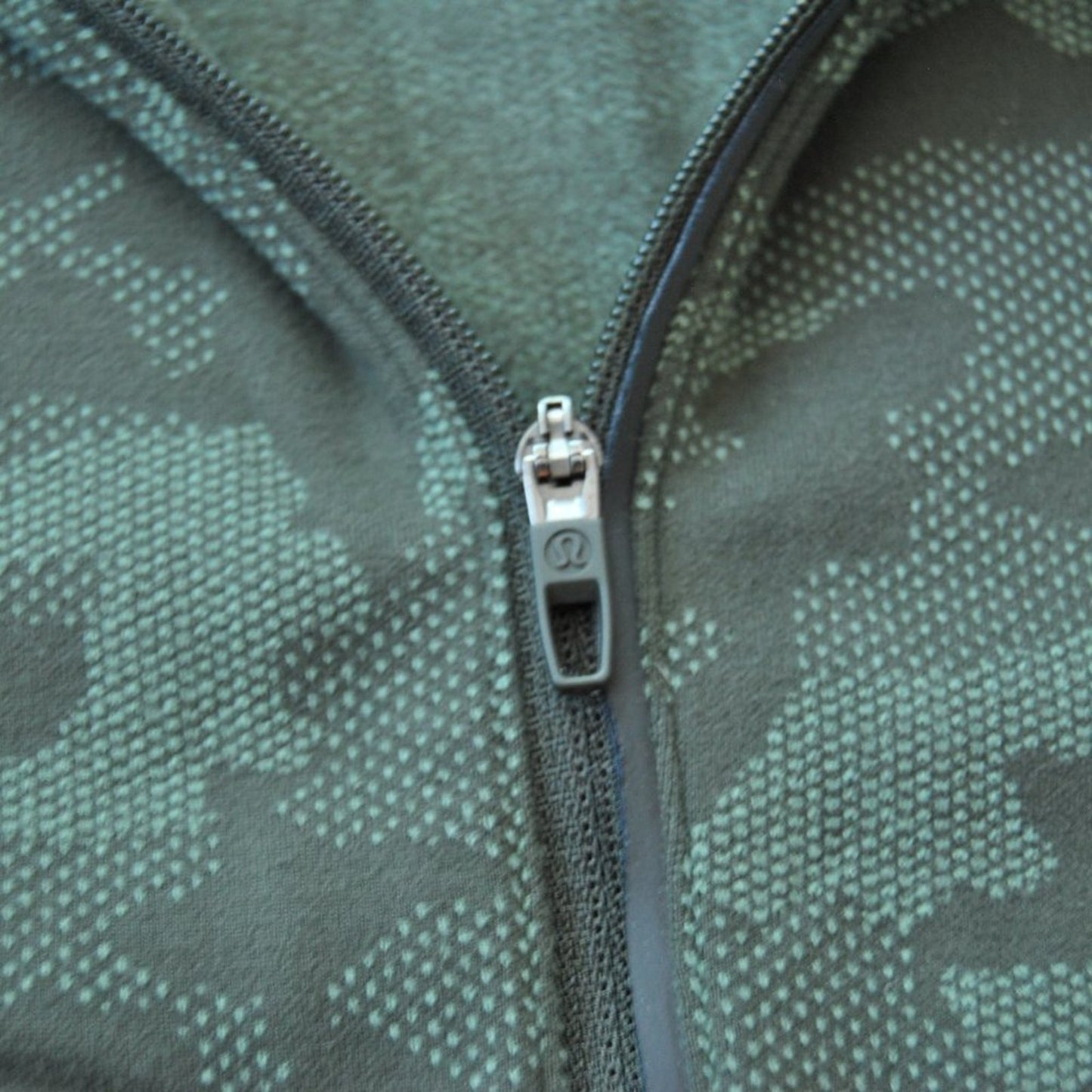 Lululemon Large Surge Warm Heritage Camo Olive Green 1/2 Zip Pullover