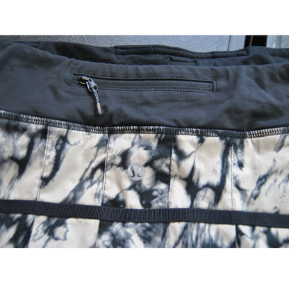 Lululemon Black White Size: 6 Skirt