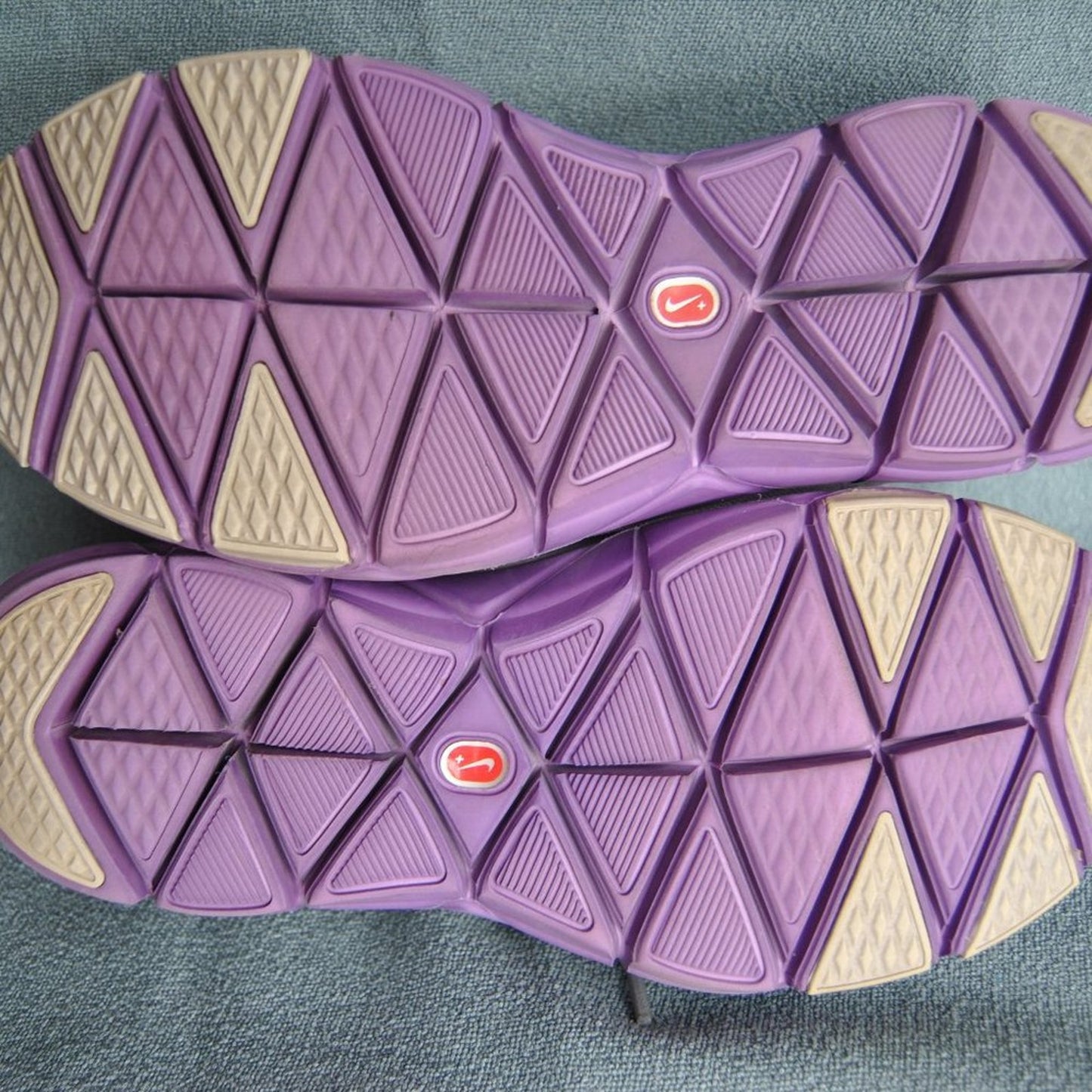 Nike Flywire Quick Fit Silver & Purple Athletic Shoes Size: 7 Women's