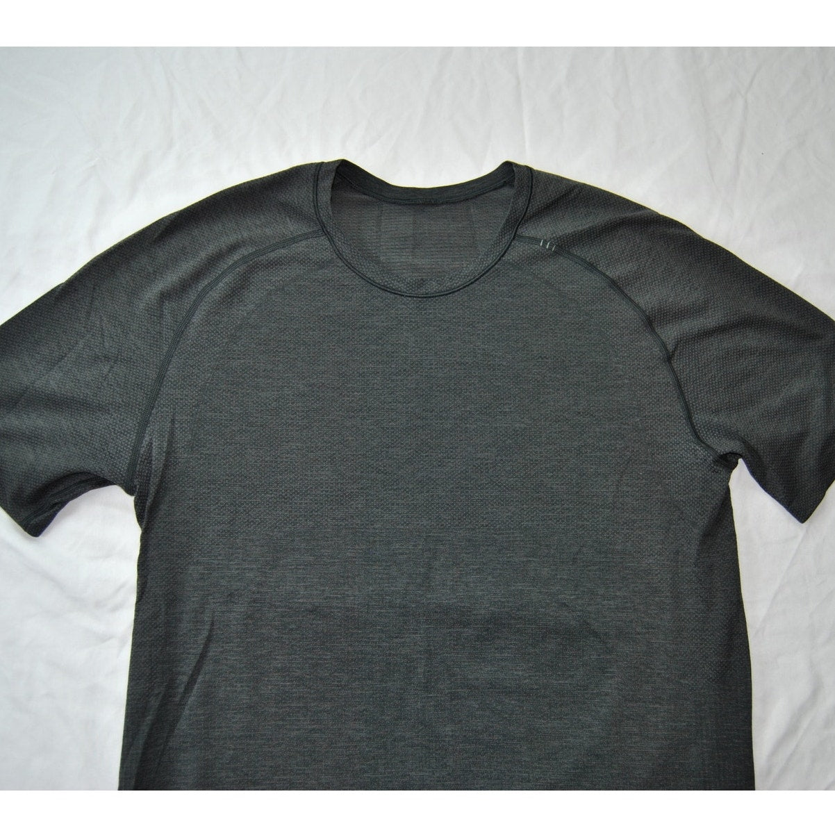 Metal Vent Tech Graphite Grey/Black Short Sleeve Shirt