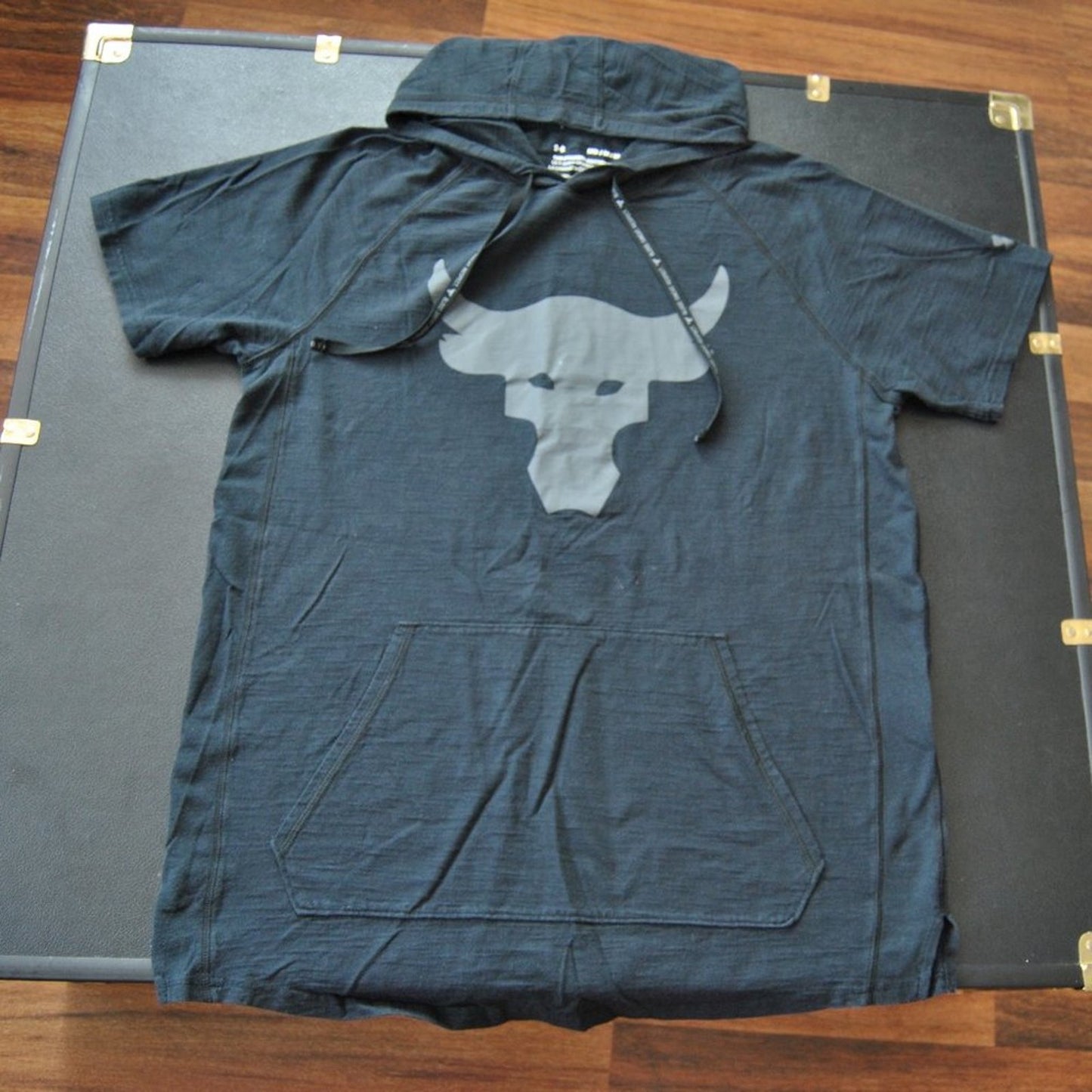 Project Rock's Medium Black/Dark Gray Brahma Bull Short Sleeve Hoodie