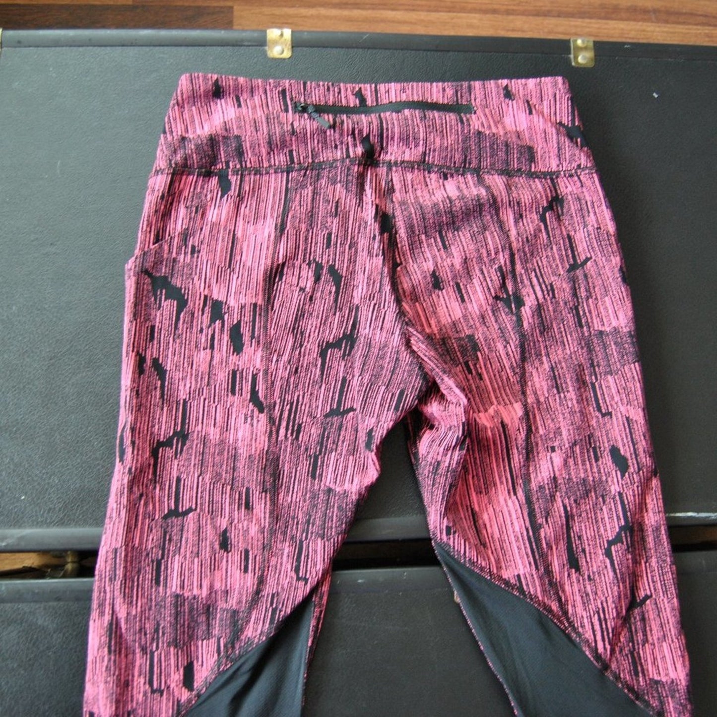 Lululemon Leggings with Pockets Pink and Black Size 6