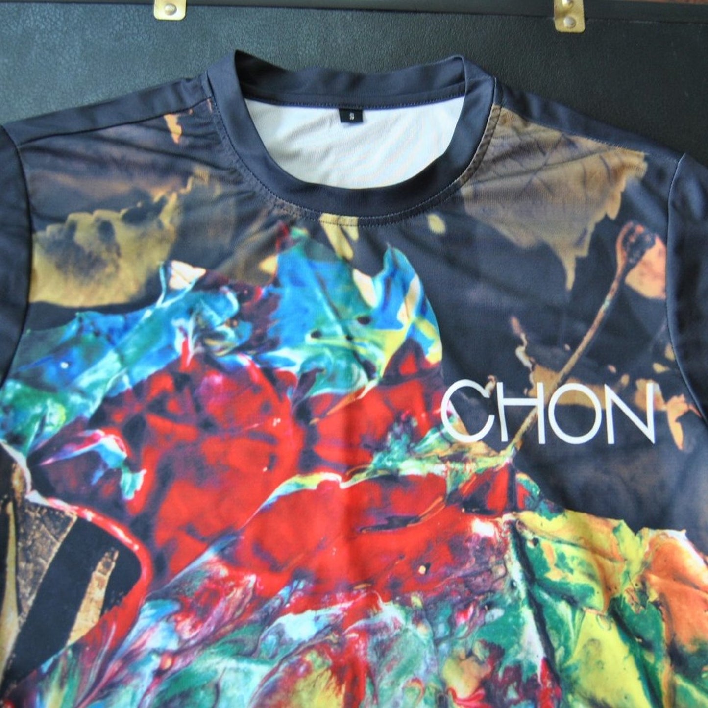 Chon Small Abstract Art Design Black Short Sleeve Shirt
