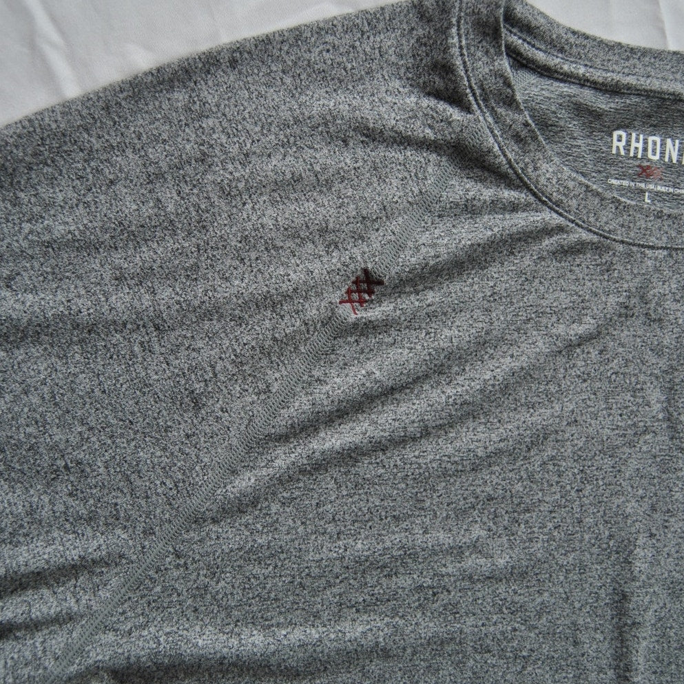 Rhone Large Gray Short Sleeve Shirt