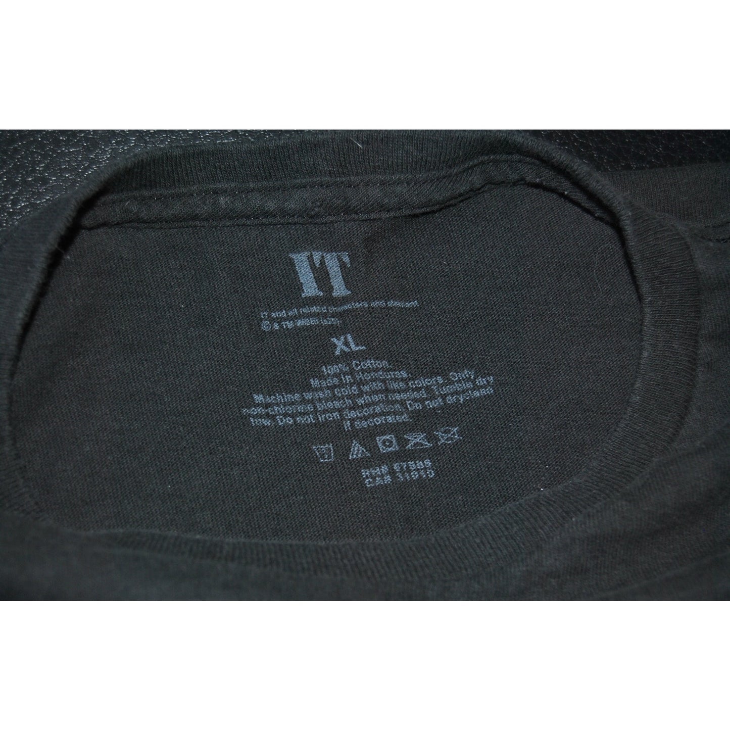 IT (Pennwise) X-Large Black Short Sleeve Shirt