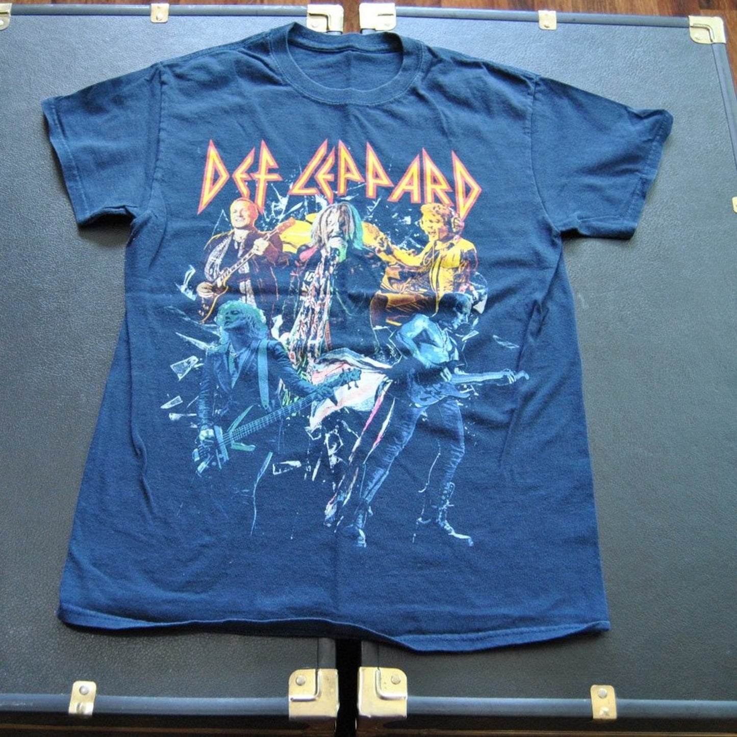 Def Leppard Tour 2016 Small (Fit) Blue w/ Yellow Short Sleeve Shirt