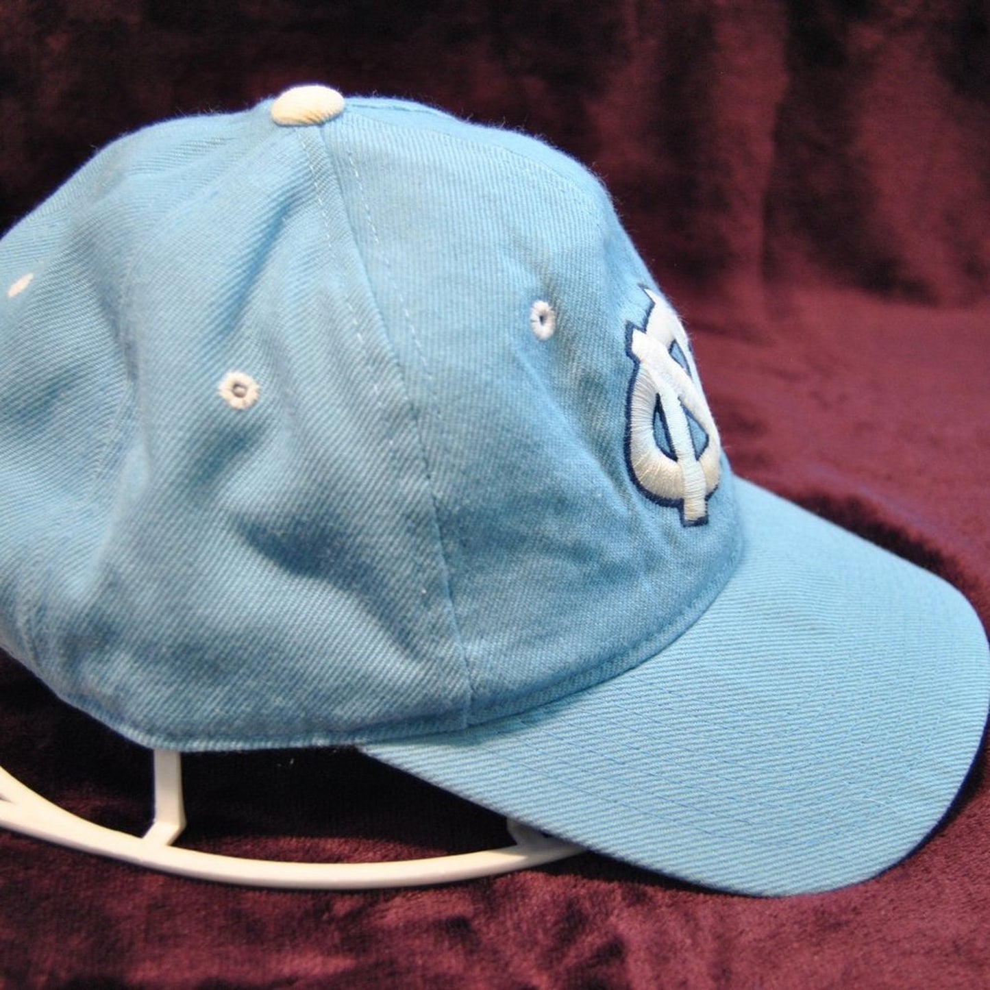 North Carolina Tar Heels  Blue & White Fitted Hat Size: 7 1/8