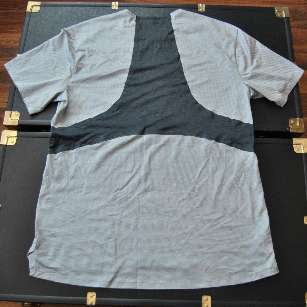 Lululemon Two Toned Gray Short Sleeve Shirt