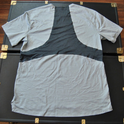 Lululemon Two Toned Gray Short Sleeve Shirt