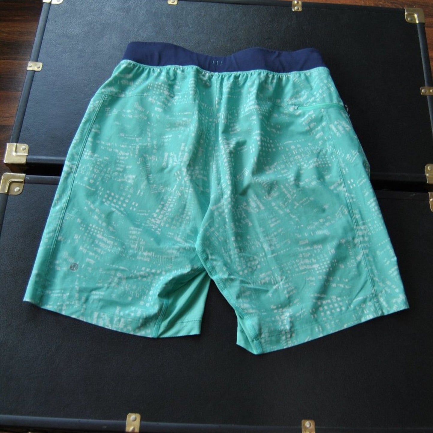 Lululemon Medium/Large Teal Blue Athletic Hybrid Shorts
