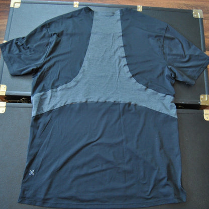Lululemon Large/X-Large Black & Gray Two-tone Short Sleeve Shirt