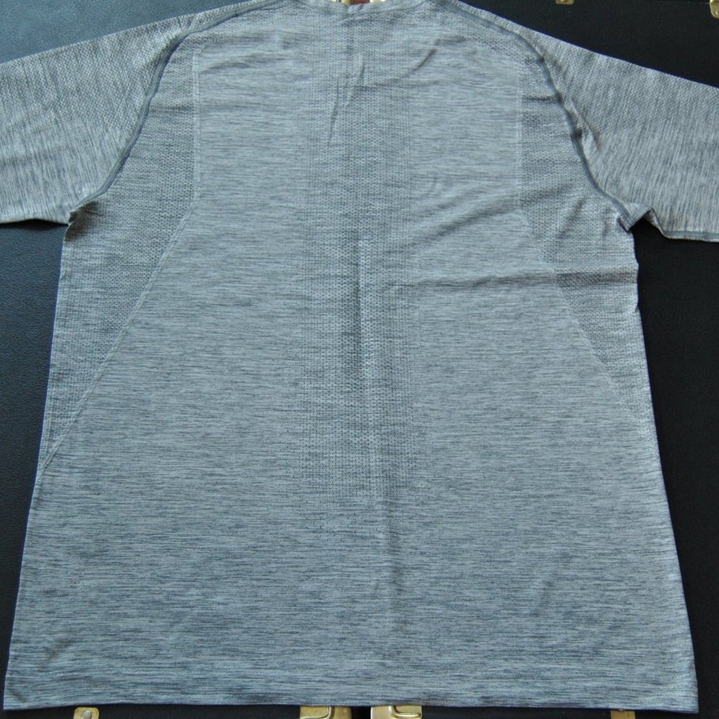 Lululemon Large Light Gray Lightweight Metal Vent Tech Long Sleeve Shirt