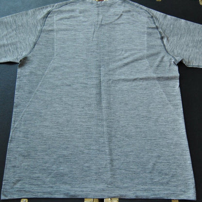 Lululemon Large Light Gray Lightweight Metal Vent Tech Long Sleeve Shirt