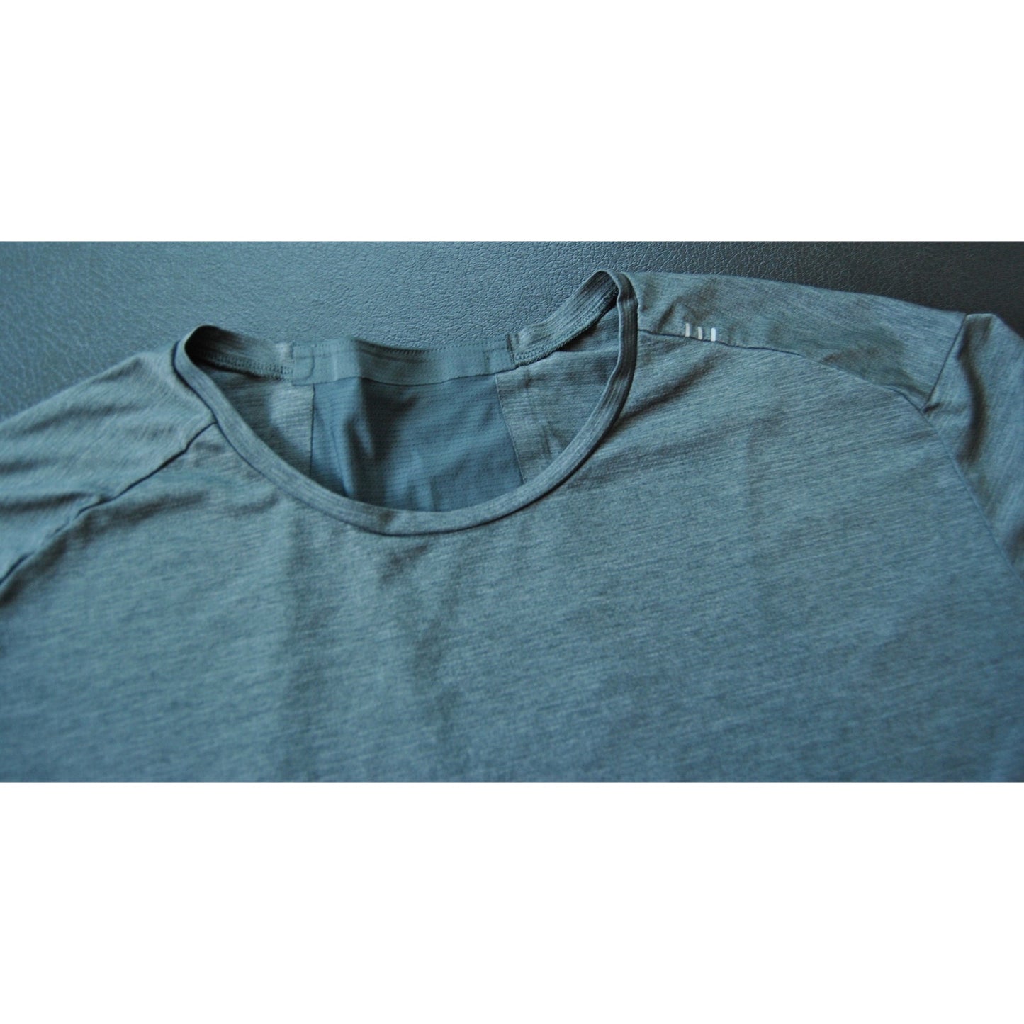 Lululemon Medium/Large Gray & Black Two-tone Short Sleeve Shirt