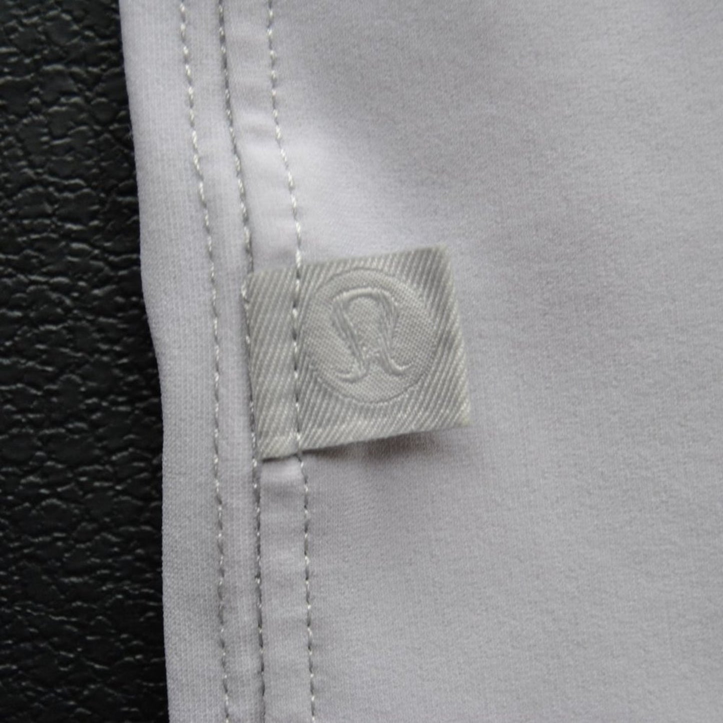 Lululemon Graphic Design White Short Sleeve Shirt Size: 20 inches x 26.5 inches
