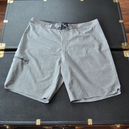 Vuori Sonic Seamless Board Shorts Gray Size 32