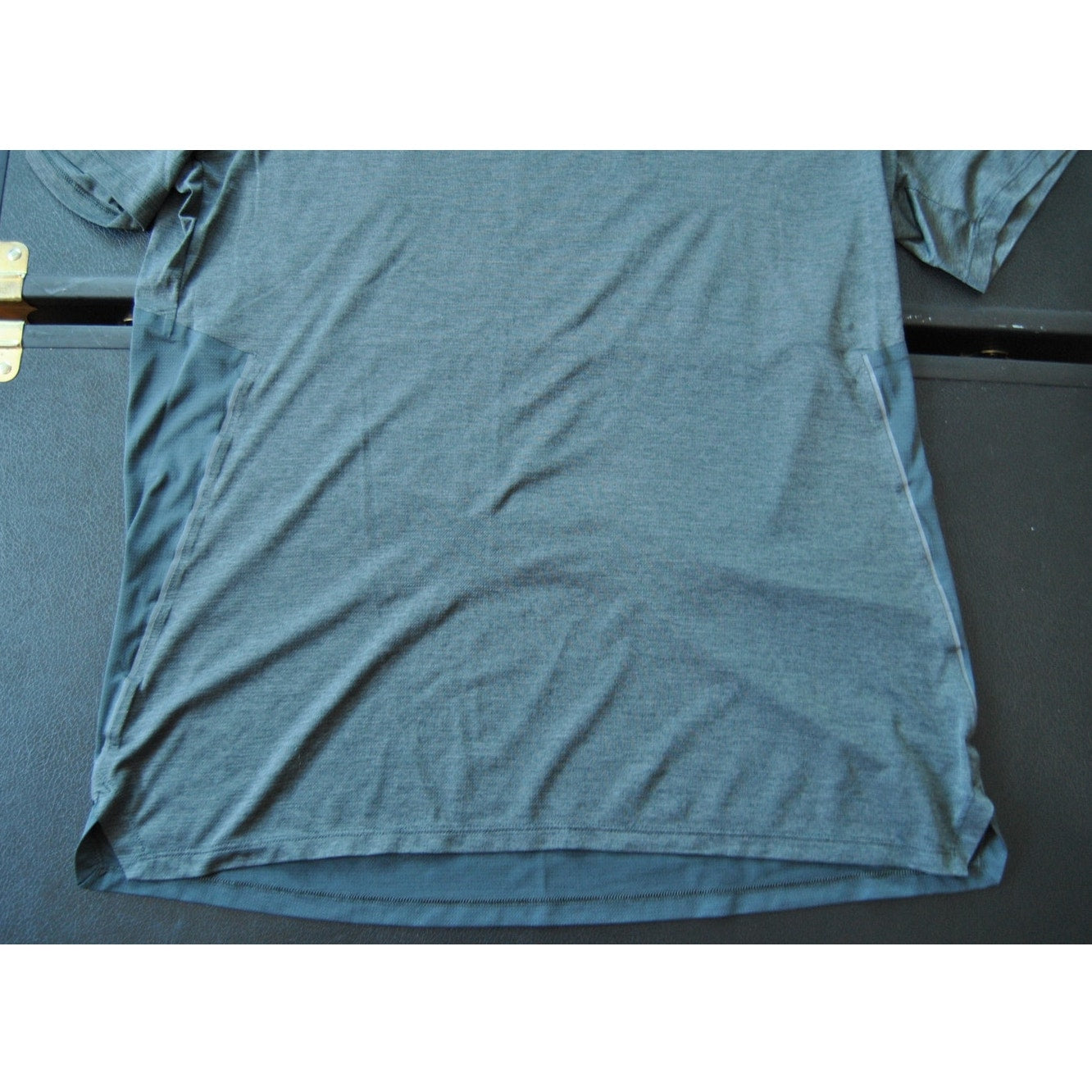 Lululemon Medium/Large Gray & Black Two-tone Short Sleeve Shirt