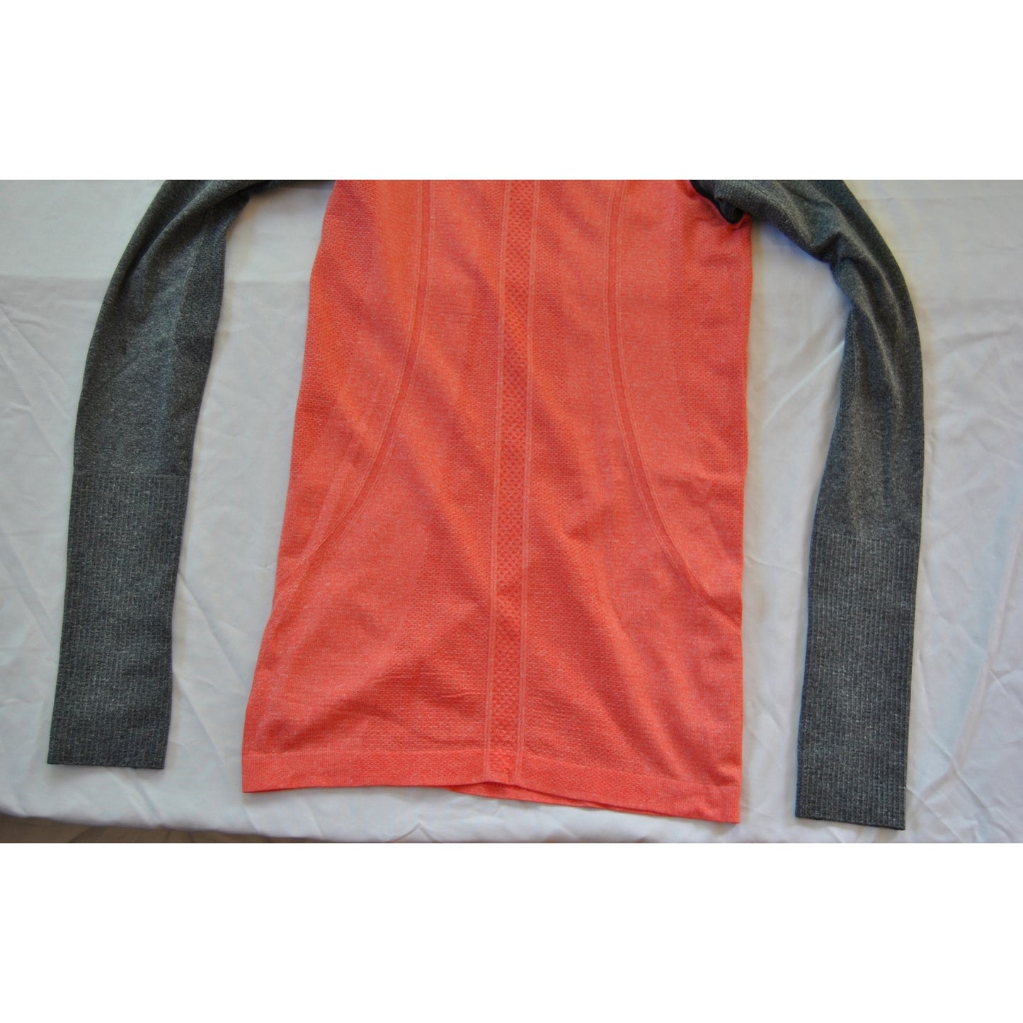 Lululemon Swiftly Tech Pink w/ Gray Size 4 Sleeves Long-Sleeve