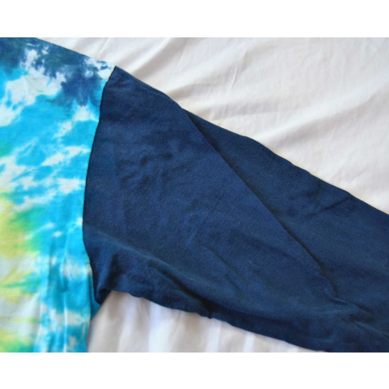 University of Michigan Vintage Nike Tie-Dye 3/4 Sleeve White Blue Yellow Medium