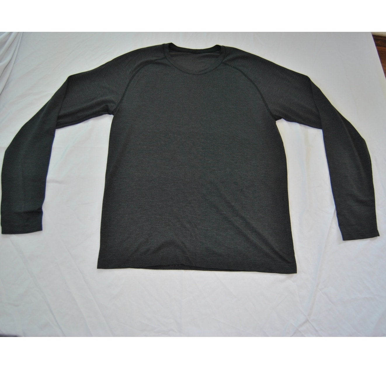 Lululemon Long Sleeve Shirt Dark Gray Medium