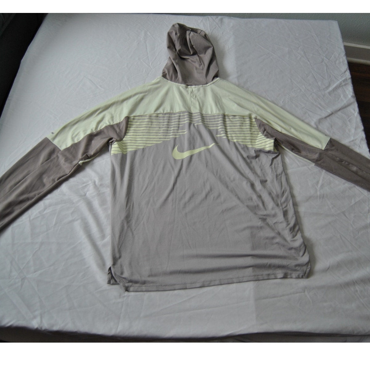 Nike Trail Lightweight Medium Gray & Yellow Quarter-zip Hoodie
