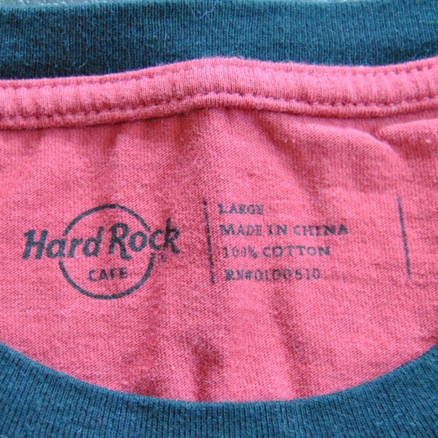 Hard Rock Café Pittsburgh Large Red Short Sleeve Shirt