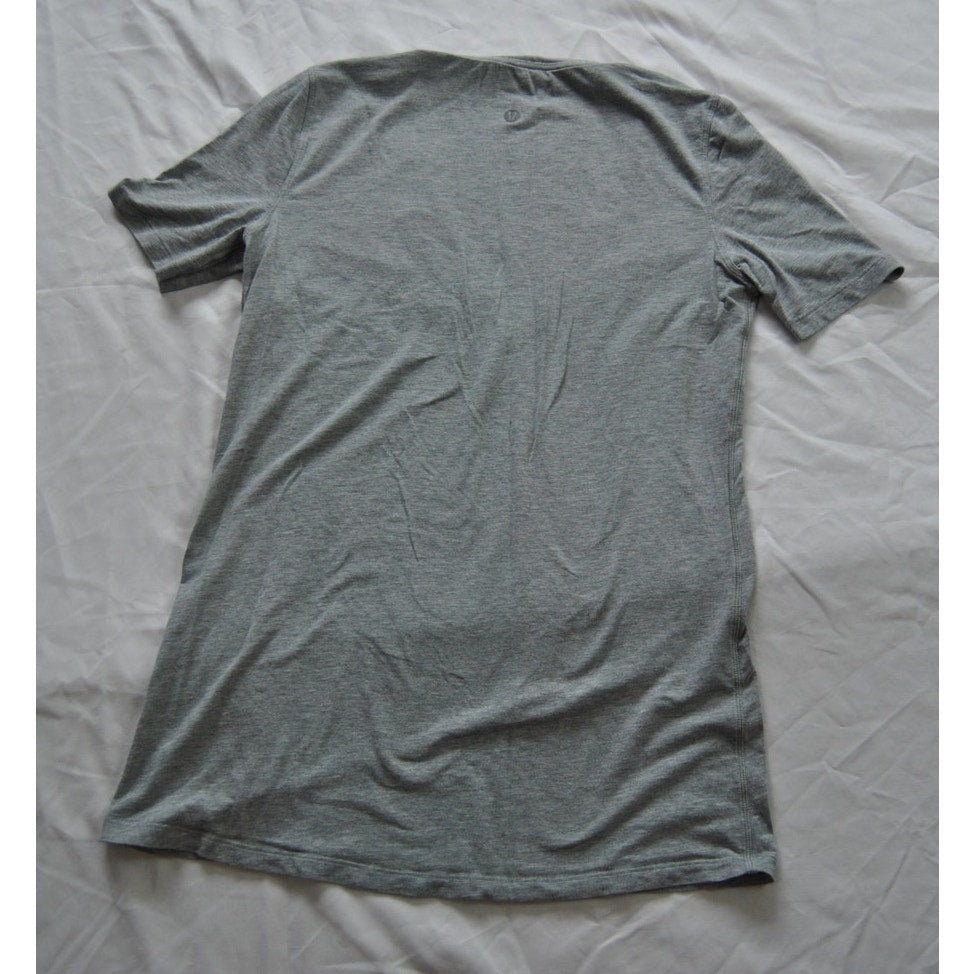 Lululemon Gray Love V-Neck Short Sleeve Shirt X-Small Fit (No Tag)