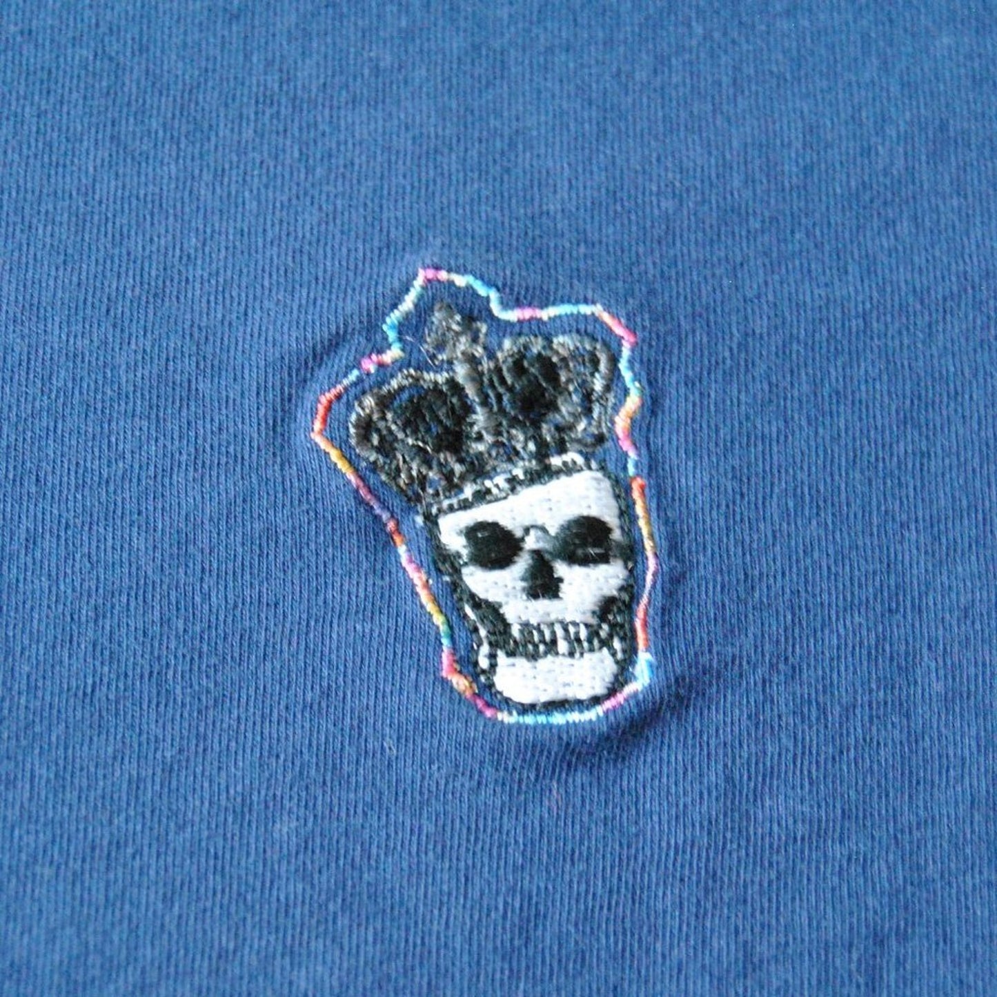 Robert Graham Medium Blue Short Sleeve Shirt w/ Small Skull Logo