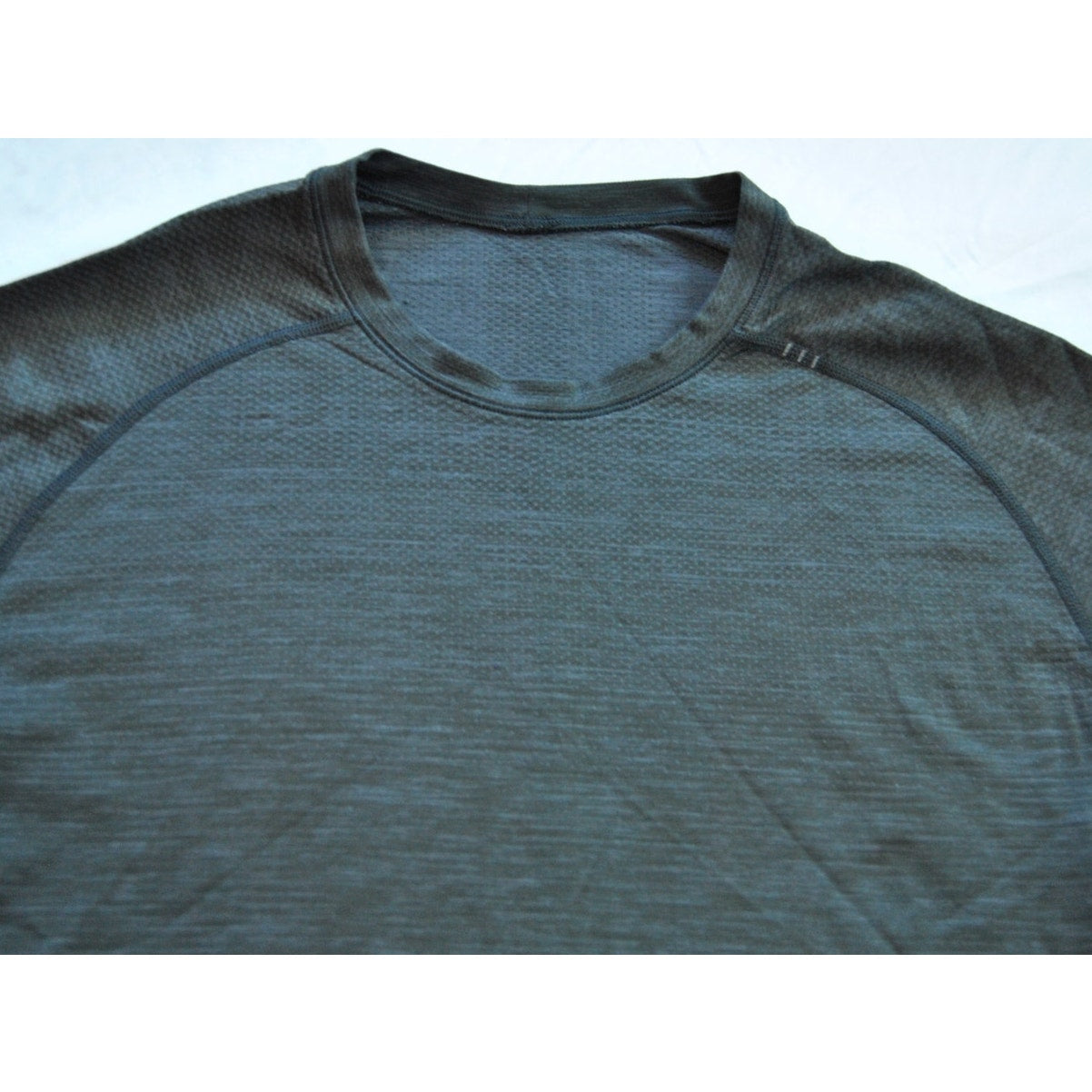 Lululemon Long Sleeve Shirt Medium Dark Gray