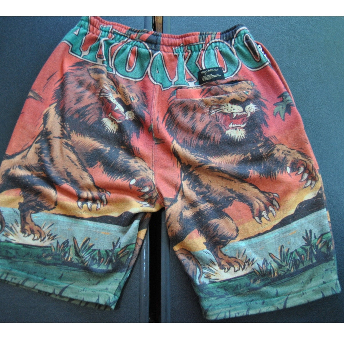 Akoo Hunter Trapper Small Lion & design Pattern Shorts w/ Pockets