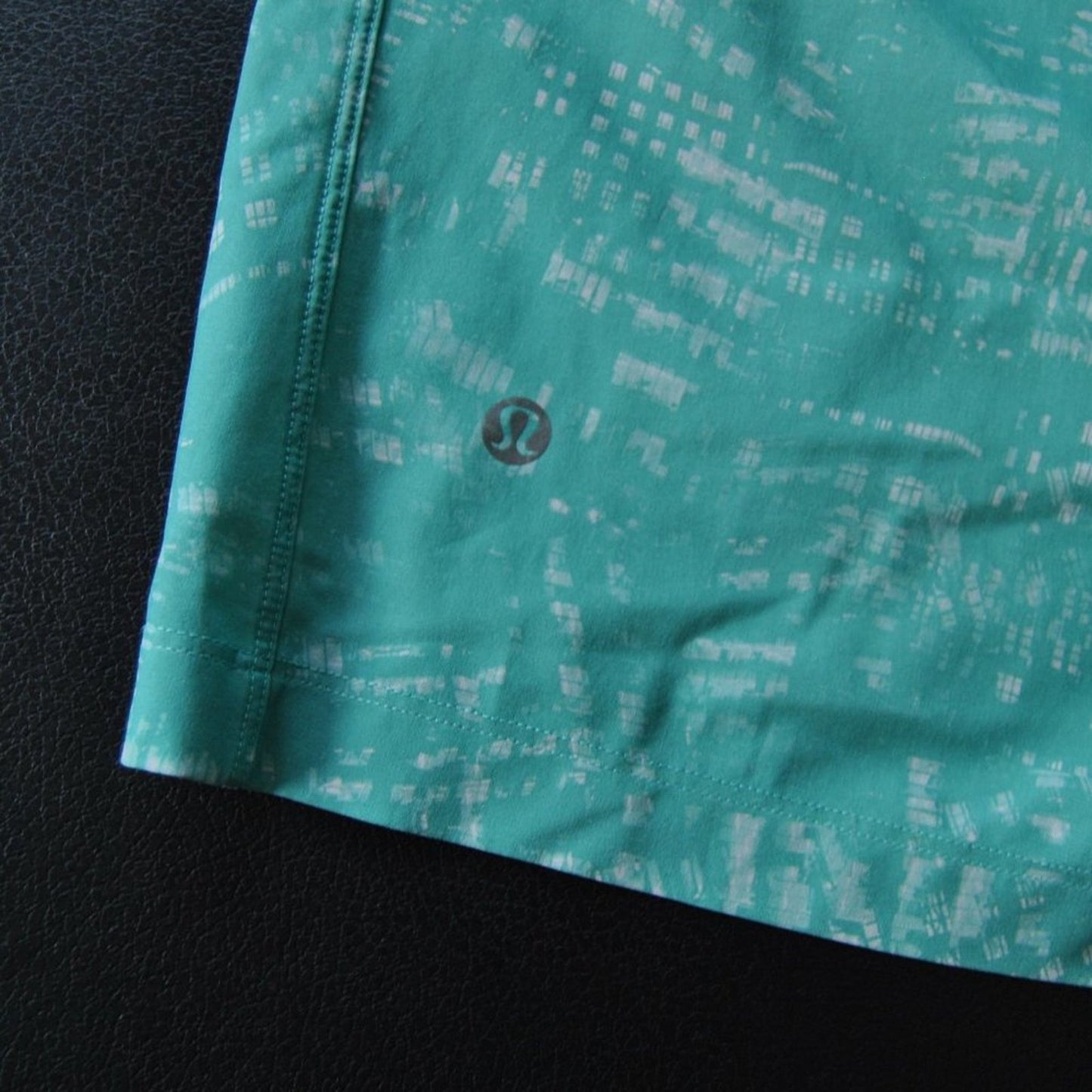 Lululemon Medium/Large Teal Blue Athletic Hybrid Shorts