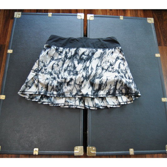 Lululemon Black White Size: 6 Skirt