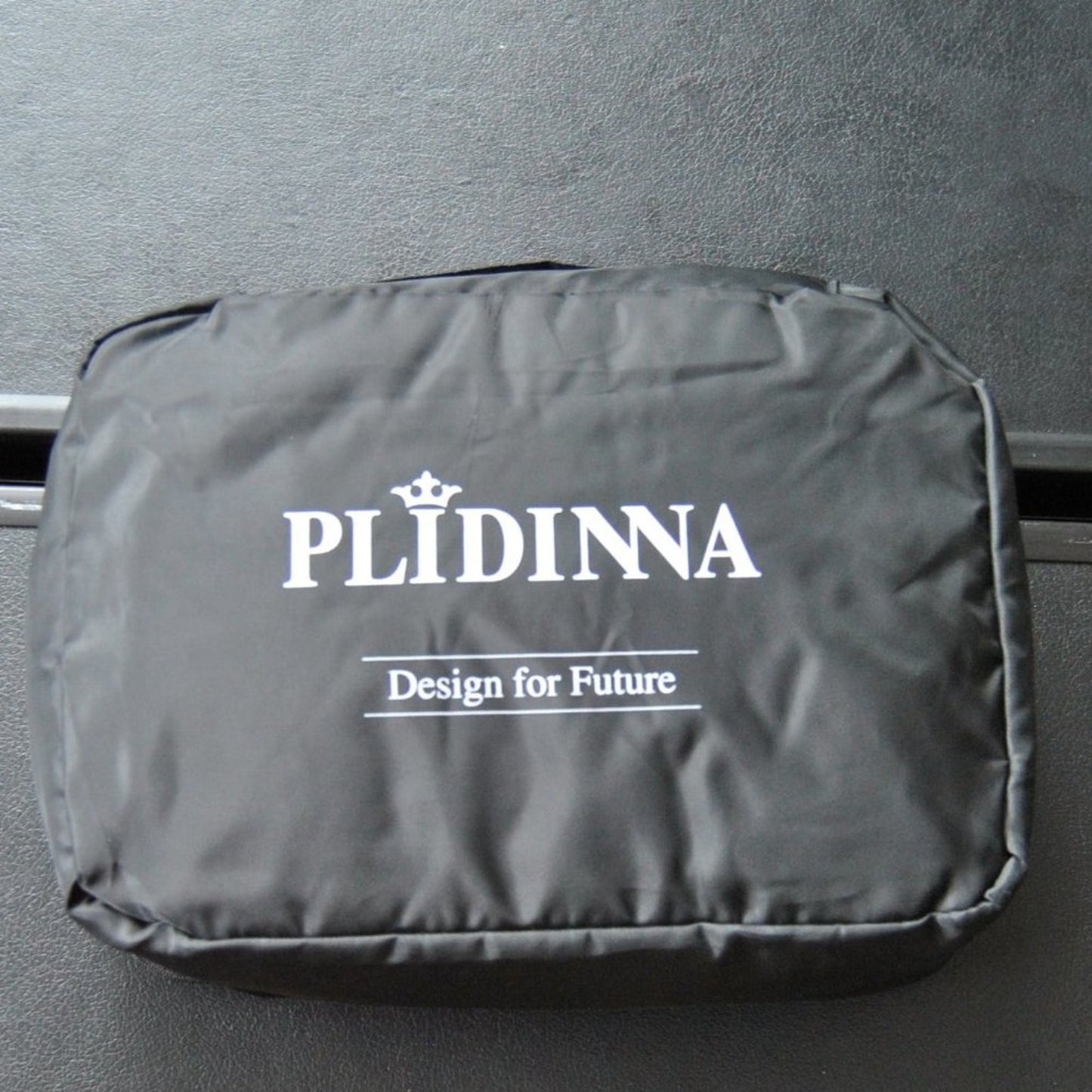 Plidinna Small Heated Vest Small Black New with Carrying Case