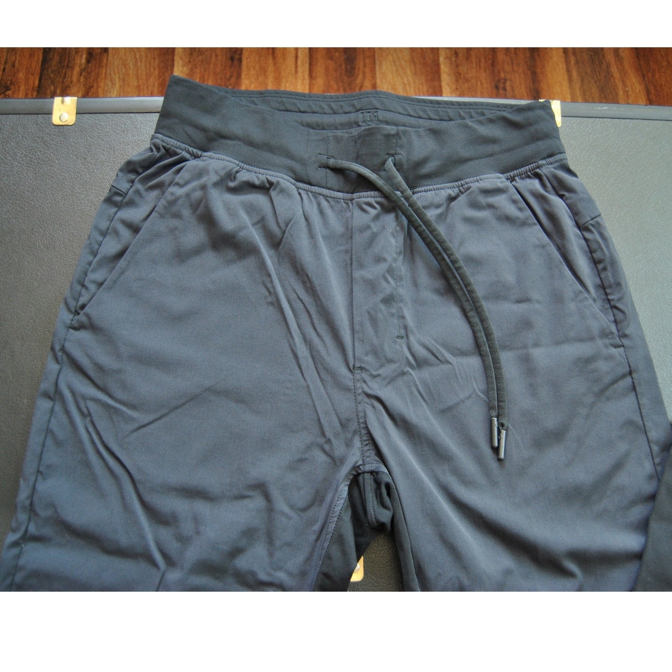 Lululemon X-Small Two-Tone Black Sweatpants w/ Pockets