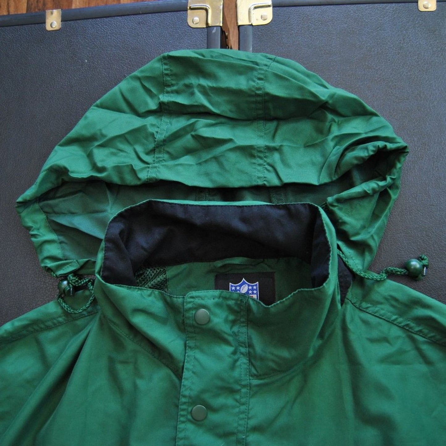 Green Bay Packers XLV NFL Large Green Windbreaker w/ Hideaway Hood