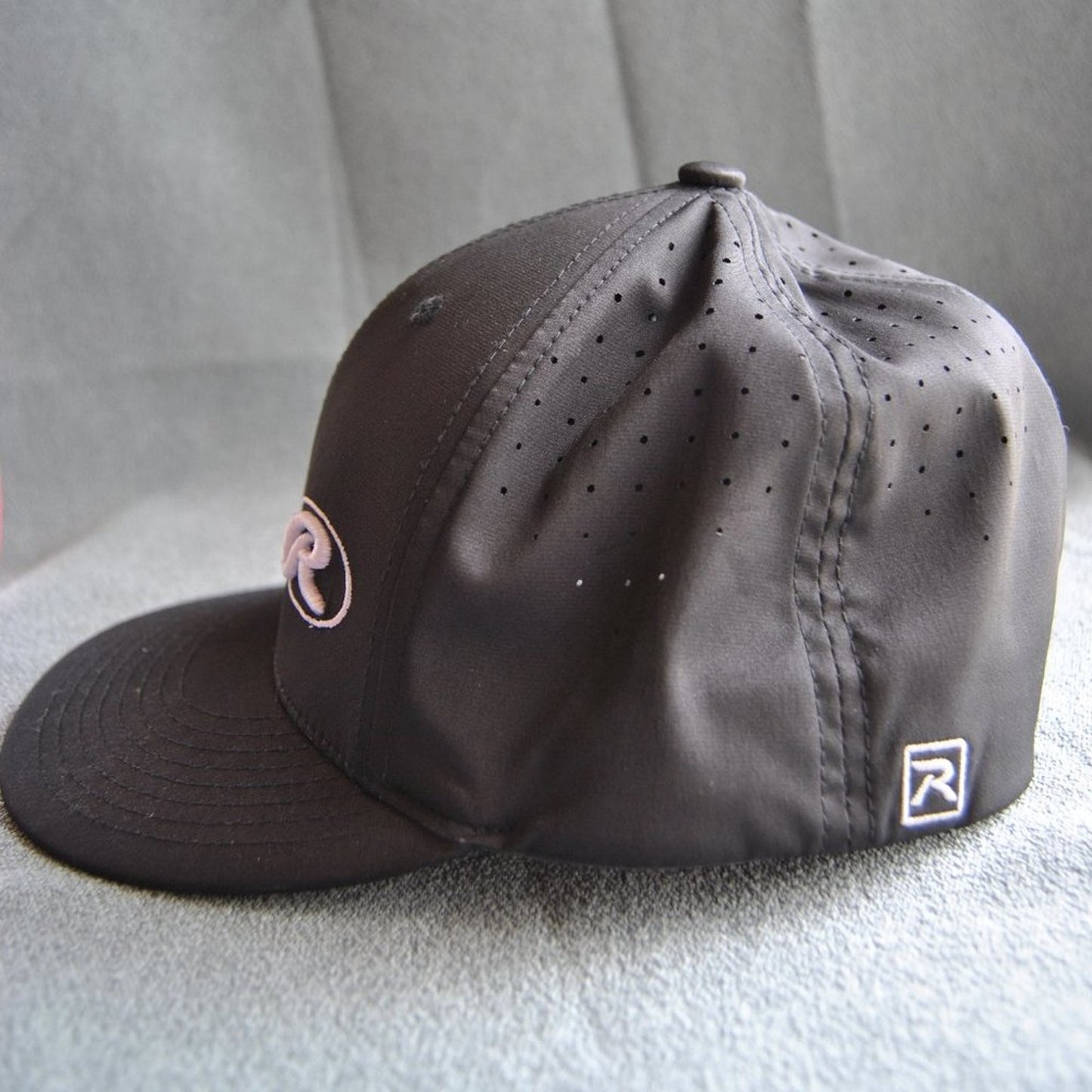 Rawlings Black & White Fitted Hat Size: Small/Medium