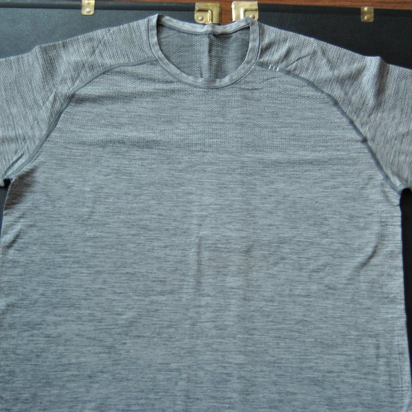 Lululemon Large Light Gray Lightweight Metal Vent Tech Long Sleeve Shirt