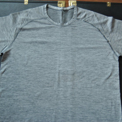 Lululemon Large Light Gray Lightweight Metal Vent Tech Long Sleeve Shirt