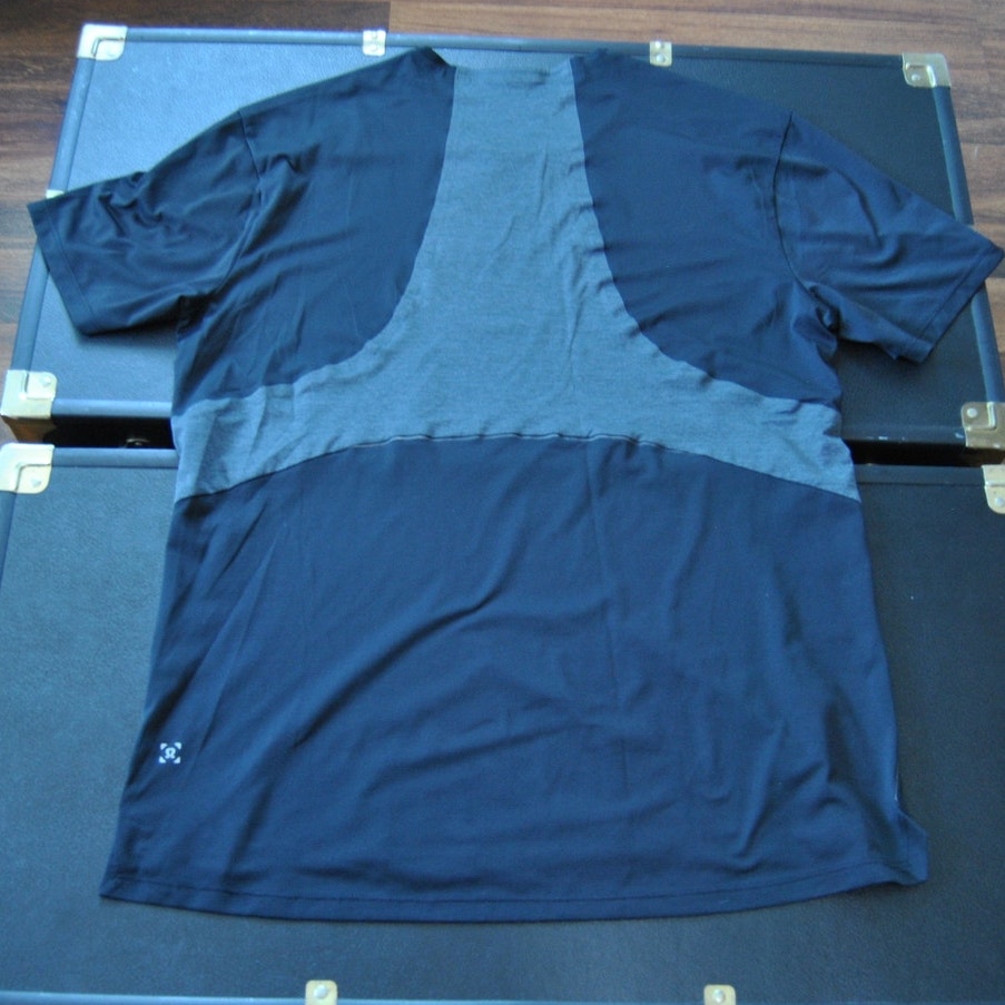 Lululemon Large/X-Large Black & Gray Two-tone Short Sleeve Shirt